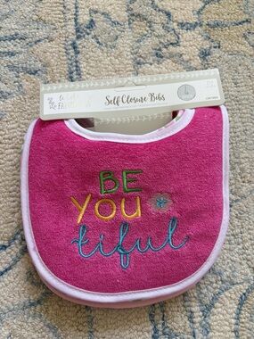 NWT Le Bebe Favorite Baby 4-Pack Baby Bibs Cotton Blend